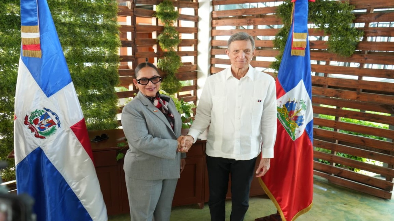 RD y Haití firman acuerdo histórico de gestión fronteriza biométrica